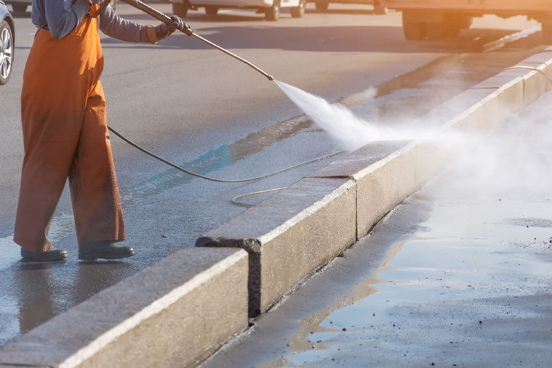commercial grounds maintenance